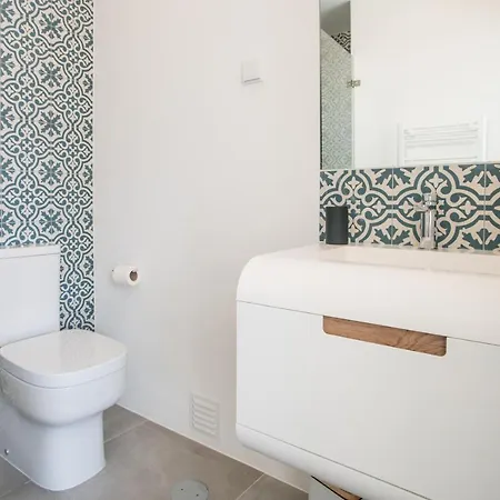 Stylish Central 2 Bedroom Townhouse * Lagos