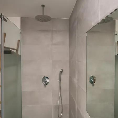 Stylish Central 2 Bedroom Townhouse Lagos