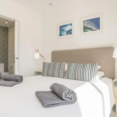 Stylish Central 2 Bedroom Townhouse Lagos