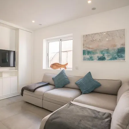 Stylish Central 2 Bedroom Townhouse